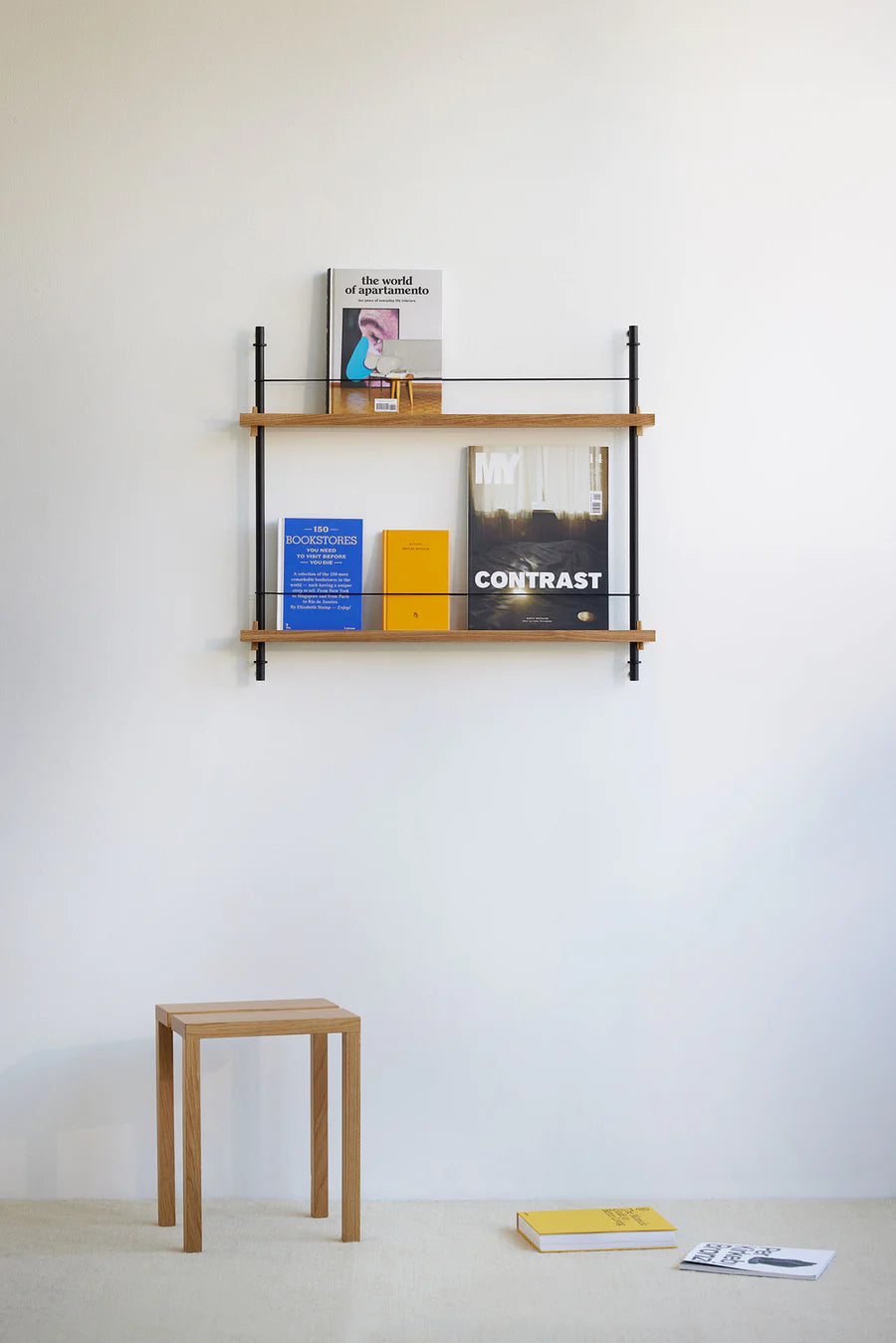 Magazine shelf in oak and warm gray